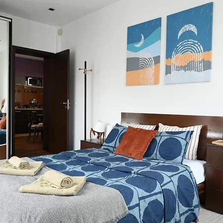Slaveykov Sqr Urbanlux Topcentre 2bdr Free Parking Apartment